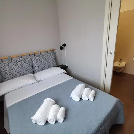 5 Guest house