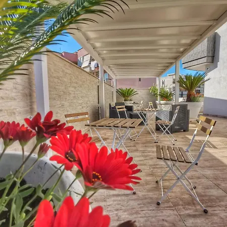 5 Guest house